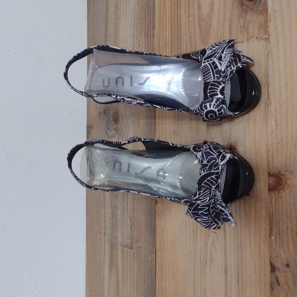 Unisa Black Open Toe Heeled Sandals w/ Bow & Backstrap Size 7m - Picture 11 of 13